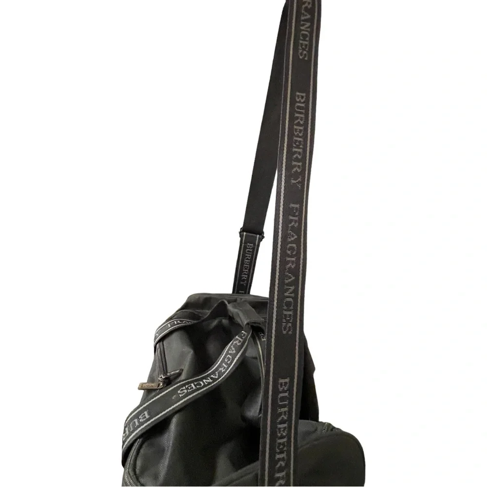 BURBERRY Fragrances Weekender Duffle Bag Black Signature Handles Shoulder Strap - Picture 5 of 13